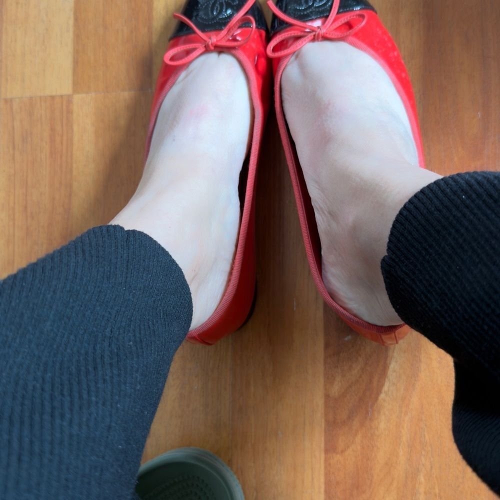 CHANEL Women's Red and Black cap toe Flats - Picture 4 of 8